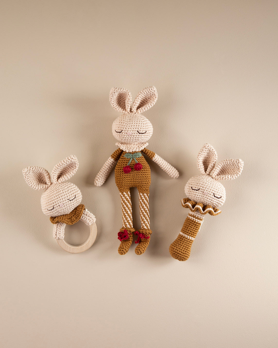 Patti Oslo Britney the Bunny Rattle I ecru Teething Rings & Rattles & Baby Gym Toys