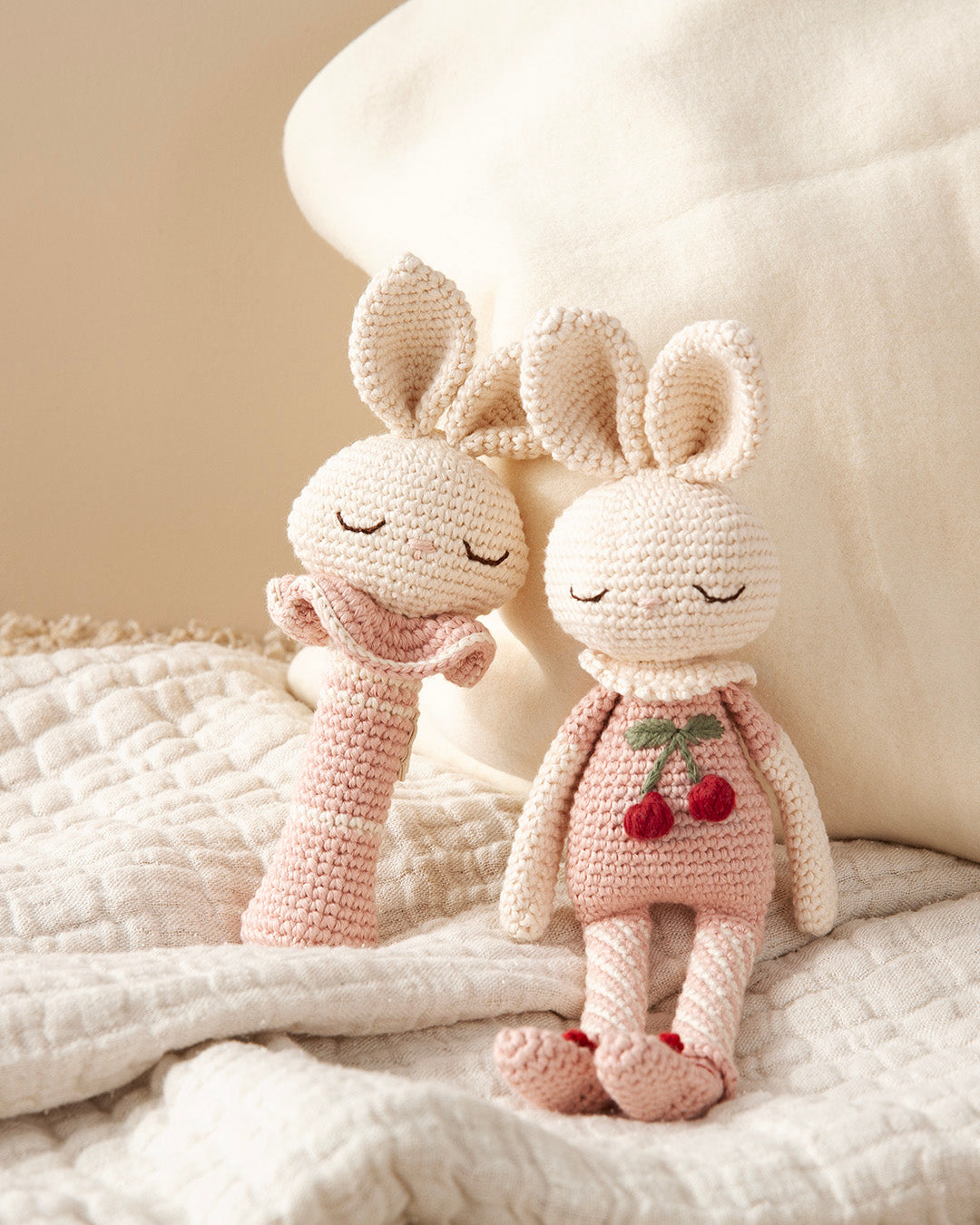 Bunny Rattle | rosa with bell