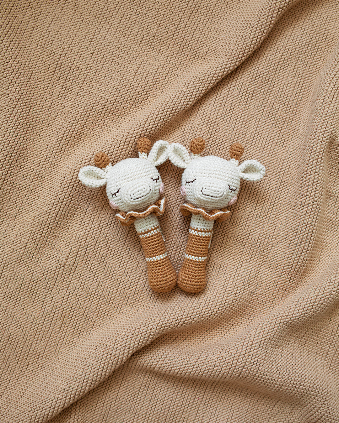 Patti Oslo Goldie the Giraffe Rattle I caramel Teething Rings & Rattles & Baby Gym Toys