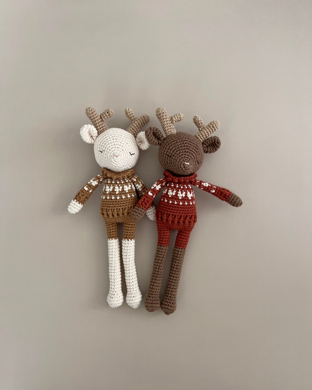 Patti Oslo Robin Reindeer I hearts sweater caramel Organic Soft Toys
